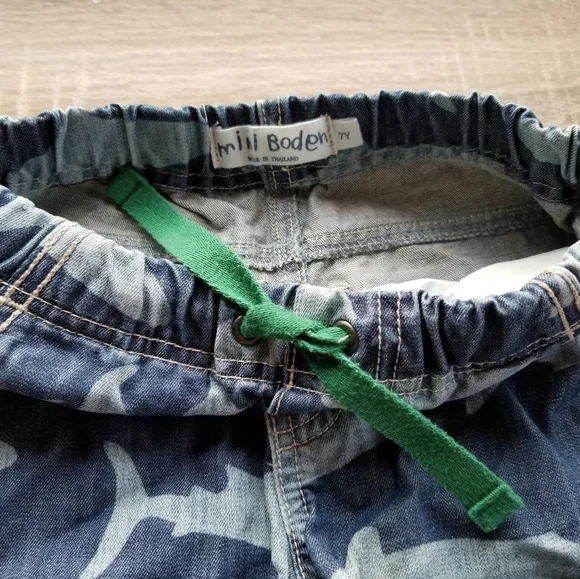 2011 nwot/ln Mini Boden size 7 jean shark shorts - Picture 5 of 9